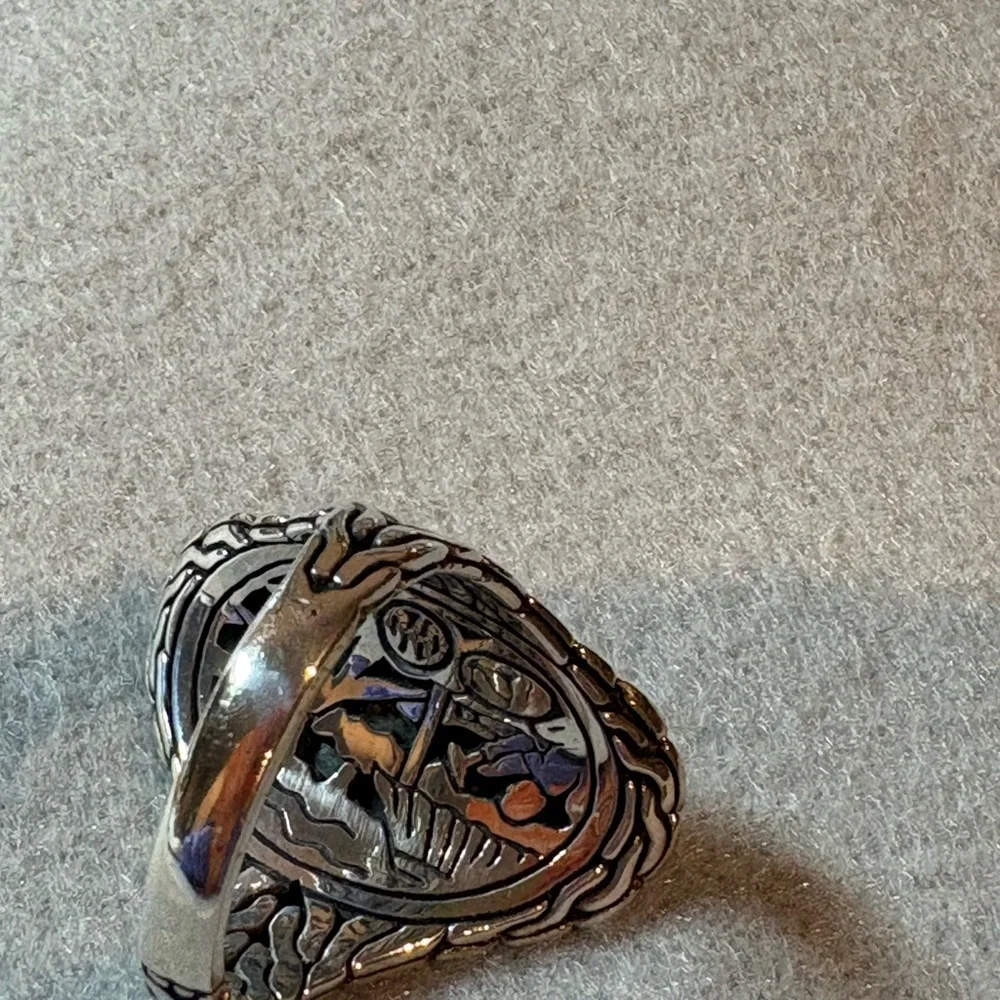 John Hardy Polished Hammered Silver Saddle Ring - Picture 3 of 8